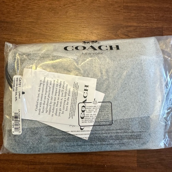 COACH SIGNATURE DENIM WRISTLET :NWT DEEP BLUE CAT61 - Picture 5 of 5